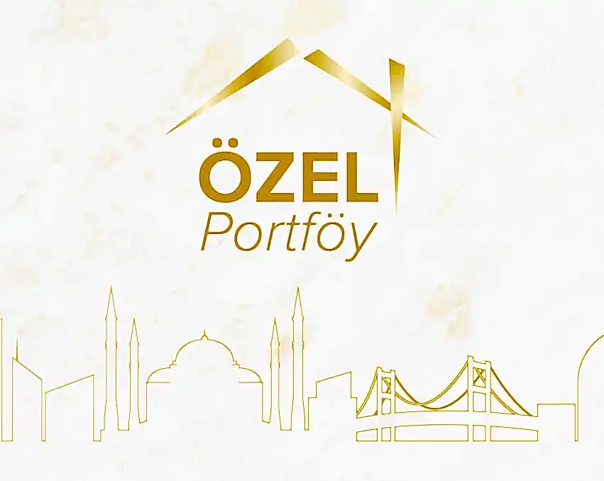 Alaçatı Port'ta 2+1 ve 400m2 Satılık Bahçeli Villa